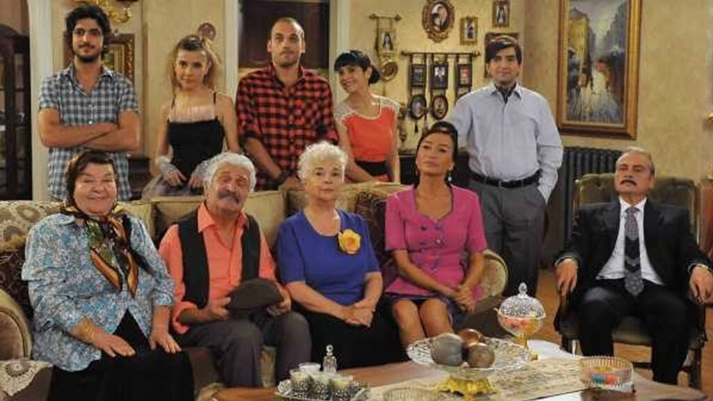 20 Efsane Türk Dizisi – Unutulmaz Yapımlar ve TV Reklam Etkisi 13 İstanbul’un Altınları (ATV)